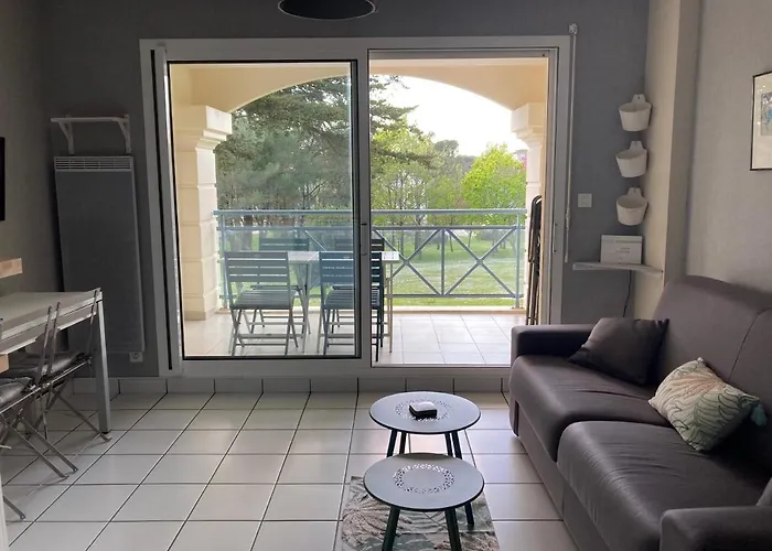 Studio à 300m de la plage, parc, piscine, terrasse