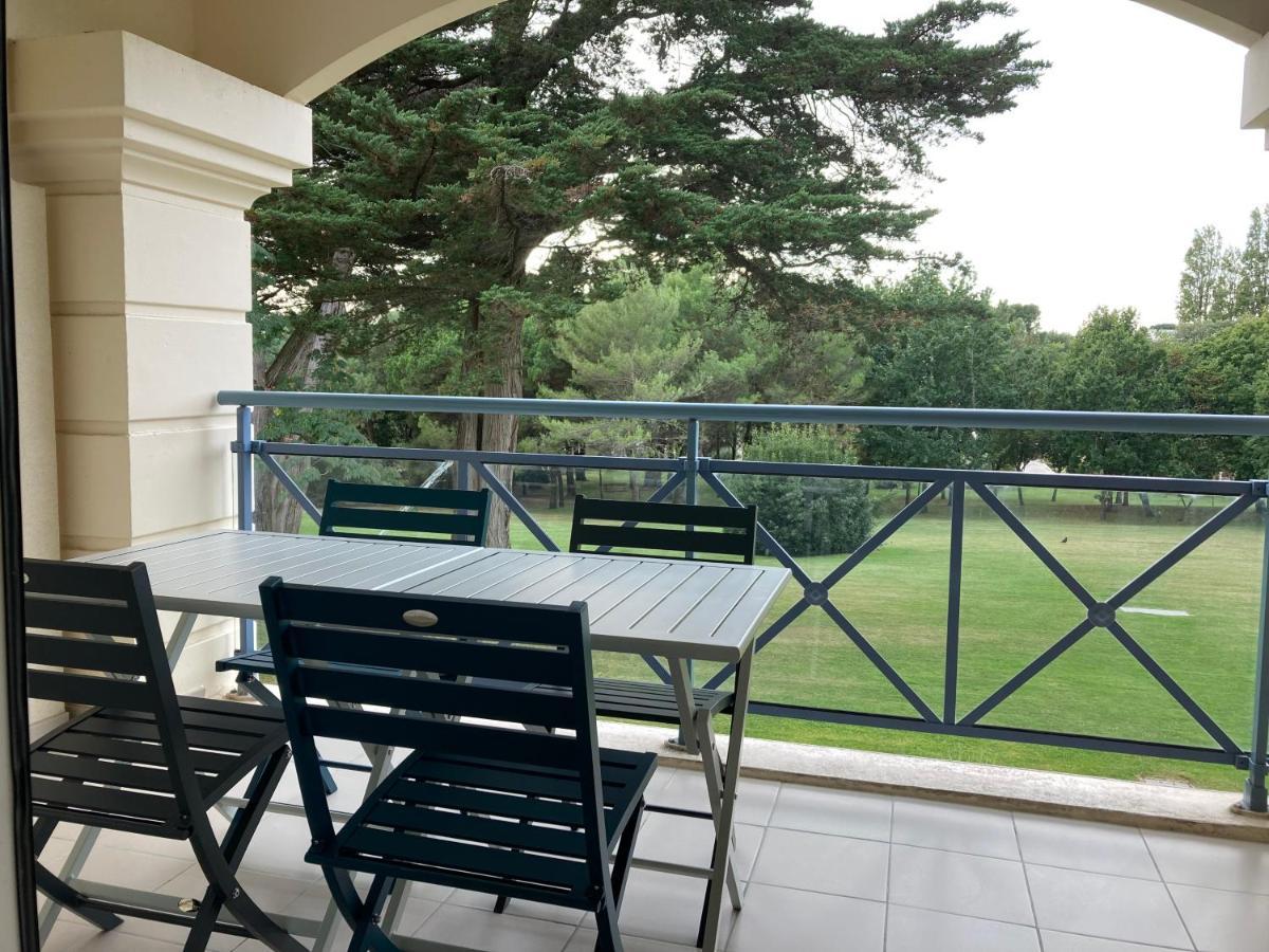 Appartement Studio à 300m De La Plage, Parc, Piscine, Terrasse *